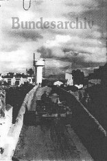 Thumbnail image: A Pz.3 of s.Pz.Abt. 501 on the Jedeida bridge