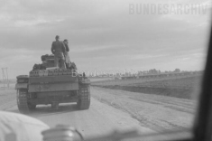 Tanks going to Manouba 