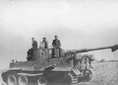 An image in which this chassis appears