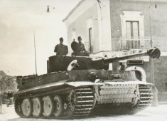 An image in which this chassis appears