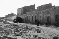 An image in which this chassis appears