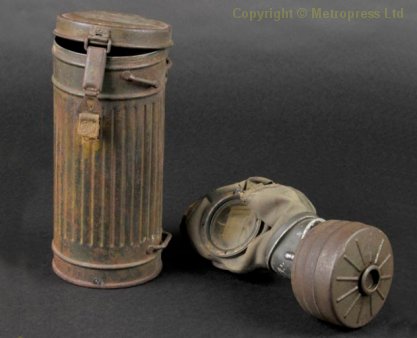 Gas mask and canister