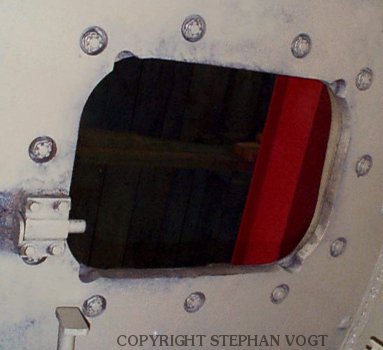 Loader's hatch on an Early Tiger