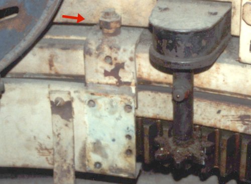Locking screw for ring seal